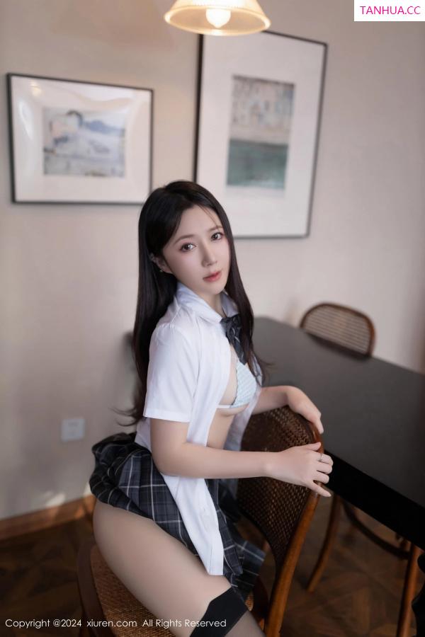 鱼子酱fish  [XiuRen]高清写真图 2024.05.10 No.8516 鱼子酱Fish 黑丝美腿第35张图片